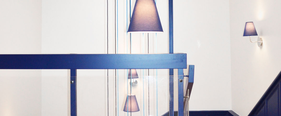 Escaliers, lustre, suspension, bleu